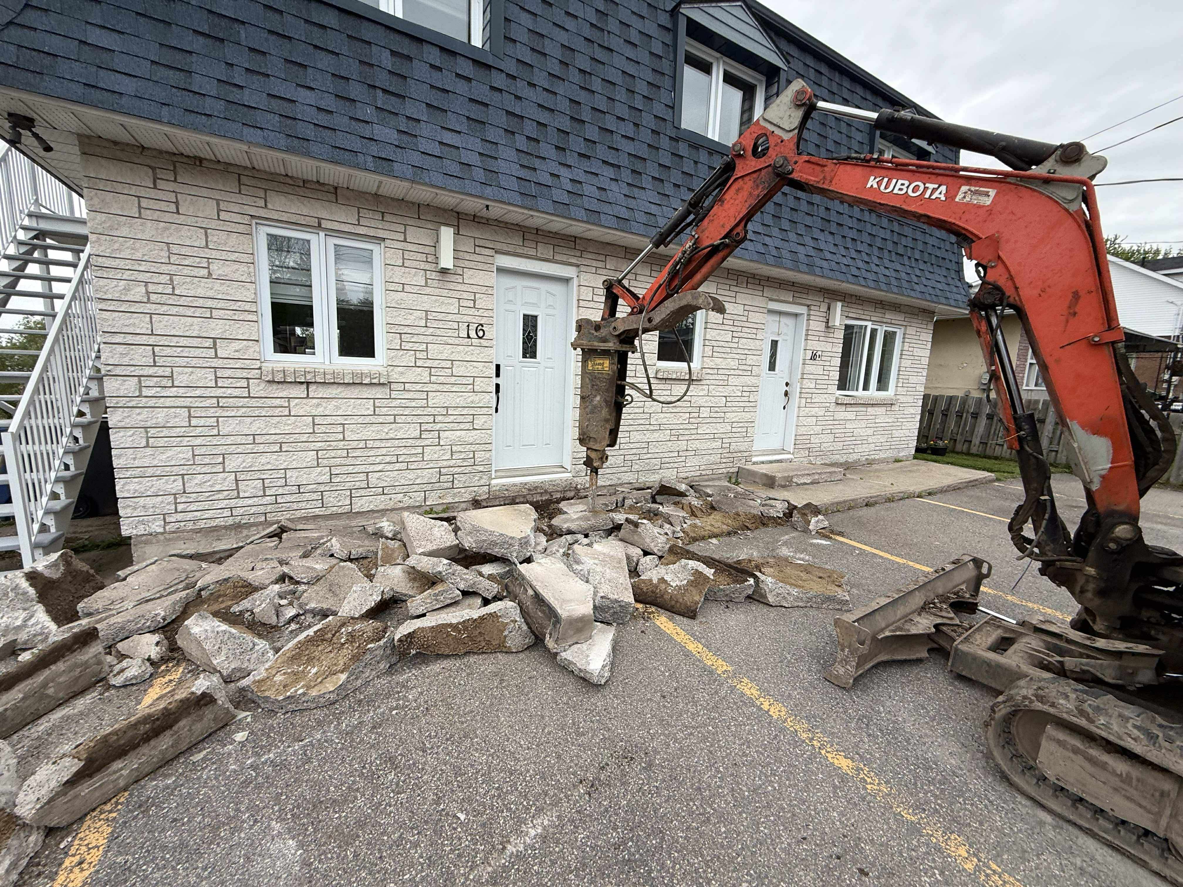 Mini-Excavation — Solage Paquette